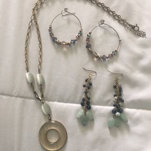 Earnings and necklace bundle